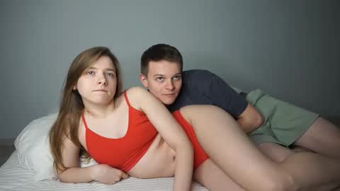 Sara and Sam online show from January 17, 9:45 pm