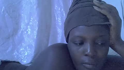 RAYLAH online show from April 17, 4:15 am