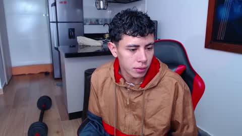 Snapshot of hot_twinks83 chatting on September 15, 1:12 pm hot_twinks83 online show from September 15, 1:12 pm