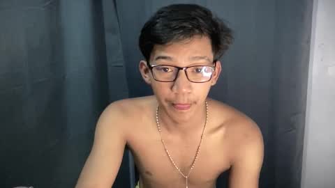 hotasian_jerome online show from April 1, 6:14 am