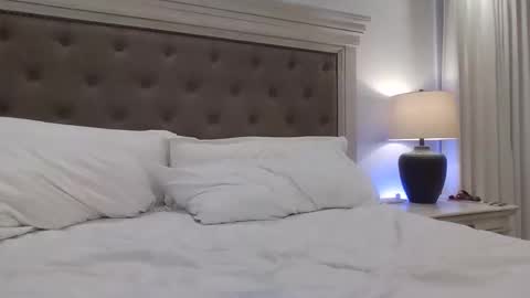 hotasscanadian online show from March 22, 12:03 am