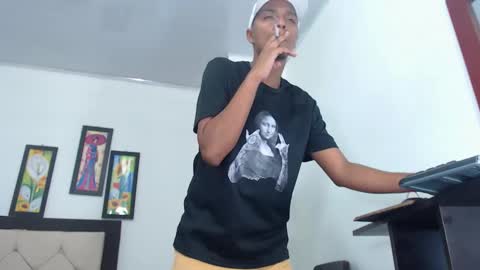 hotboyluxe online show from February 6, 2:59 am