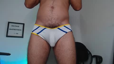 Snapshot of hotboyneon490 chatting on January 10, 1:32 am Alex Neon online show from January 10, 1:32 am