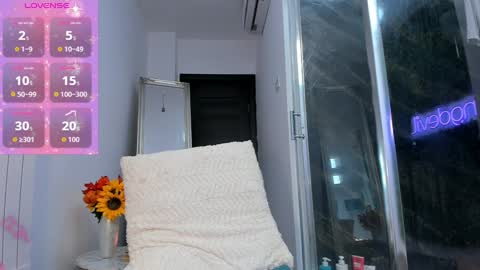 hotfallingdevil online show from October 3, 11:18 am