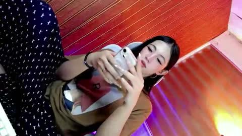 hotfucking_queen1111 online show from March 18, 12:00 pm