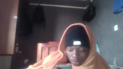 hotguyy001 online show from February 16, 4:53 am