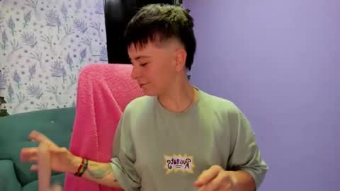 hannah online show from October 25, 2:45 am