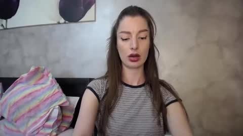 Lia   online show from March 6, 7:02 pm