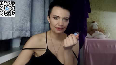 hotmamaqueen234 online show from March 29, 8:54 pm