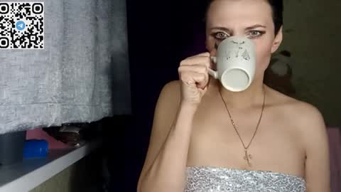 hotmamaqueen234 online show from April 9, 7:19 pm