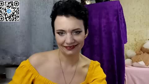 hotmamaqueen234 online show from March 22, 9:30 pm