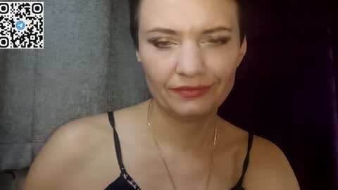 hotmamaqueen234 online show from April 13, 7:18 pm