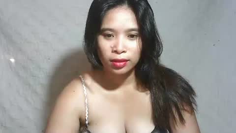 Snapshot of hotmompinay30 chatting on September 9, 11:27 pm flor online show from September 9, 11:27 pm