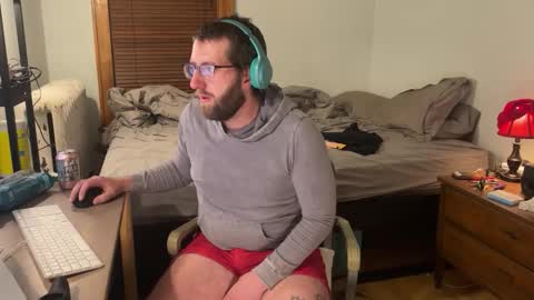 Snapshot of hotmplspunk chatting on October 21, 7:02 am Jared online show from October 21, 7:02 am