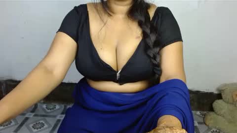 Snapshot of hotmuskan21 chatting on December 6, 12:33 pm Muskan online show from December 6, 12:33 pm
