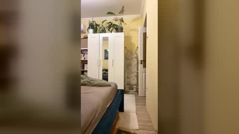 hotnylonboy online show from April 20, 6:33 pm