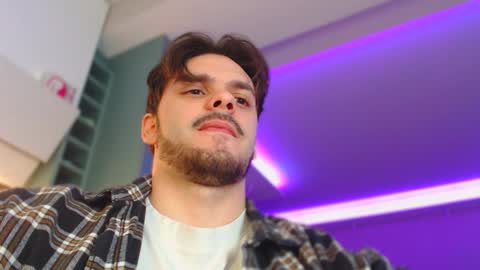 Snapshot of hotpolishsausage chatting on December 14, 2:11 am Jason online show from December 14, 2:11 am