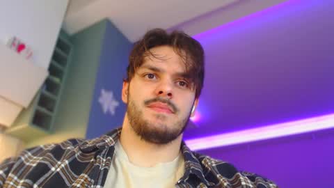 Snapshot of hotpolishsausage chatting on February 1, 12:40 am Jason online show from February 1, 12:40 am