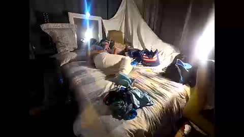 hotrox6942 online show from October 14, 5:21 am