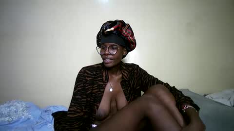 hott_asss online show from May 24, 3:36 am