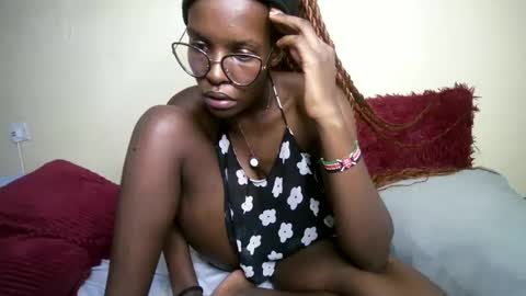 hott_asss online show from May 16, 4:09 am