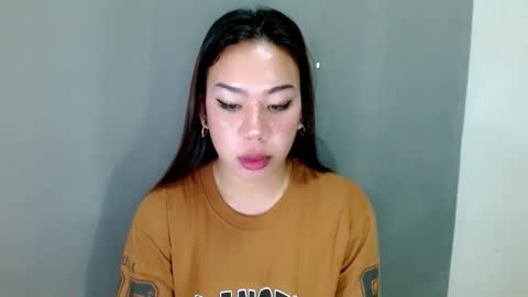 jelaigrande  online show from November 28, 1:02 am