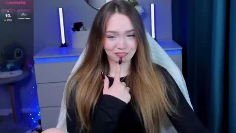 hello Im Eva online show from October 18, 1:37 pm