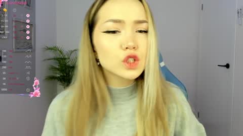 hello Im Eva online show from December 7, 2:14 am