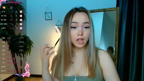 hello Im Eva online show from December 4, 11:13 am