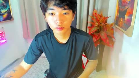 hottestloues online show from March 19, 1:44 am