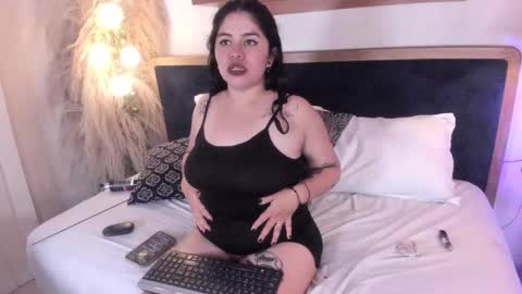 hottie_alicee_ online show from March 6, 1:48 am