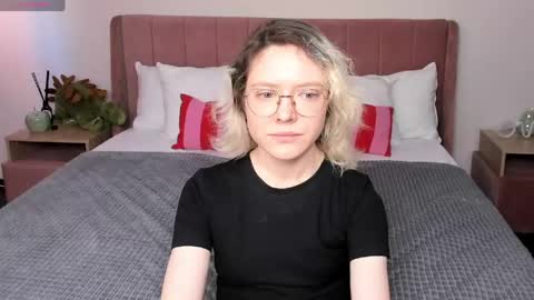 Kori online show from April 14, 4:05 am