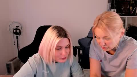 Nessie and Jessie online show from November 28, 10:55 am