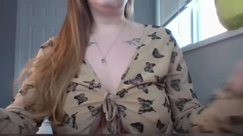 hotwifelili online show from April 21, 11:12 pm