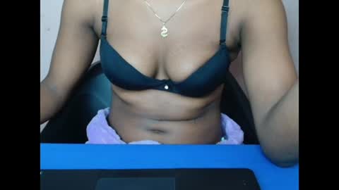hotxxebony online show from March 29, 3:19 am