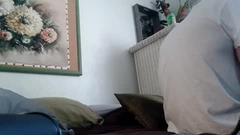 houndmefromhell online show from February 7, 9:58 pm