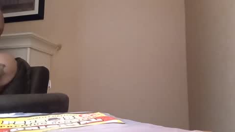 houndmefromhell online show from March 11, 7:24 am