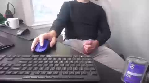 Snapshot of hoverday chatting on October 10, 1:06 pm hoverday online show from October 10, 1:06 pm