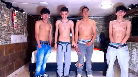 Snapshot of howents chatting on October 13, 6:15 am HOWENTS online show from October 13, 6:15 am