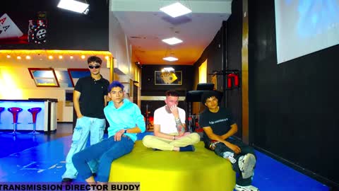 Snapshot of howents chatting on January 21, 1:08 am HOWENTS online show from January 21, 1:08 am