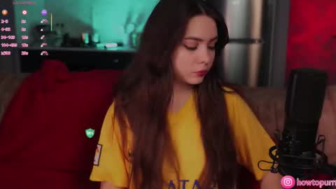 Mia online show from February 19, 5:12 pm