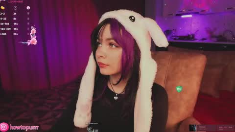 Mia online show from April 20, 6:11 pm