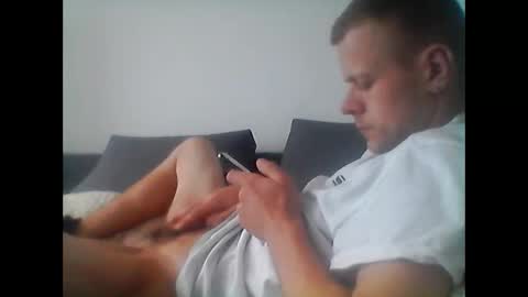 hubikush22 online show from October 26, 7:20 am