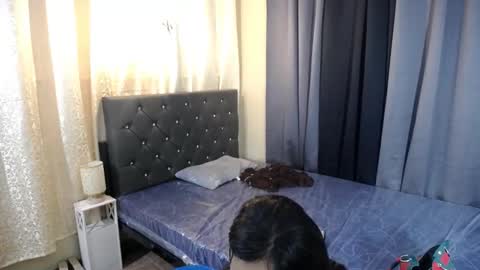 hugejuicyhotdog online show from December 15, 6:53 am