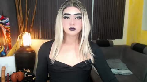 MsLovely online show from April 16, 9:50 pm