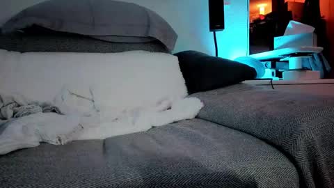 Hugo online show from February 15, 8:43 pm