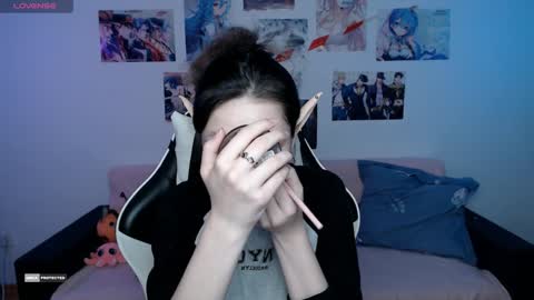 Snapshot of hugomin chatting on December 25, 12:37 am HugoMin online show from December 25, 12:37 am