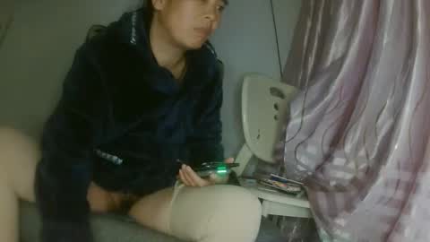 hujiajia520321431 online show from October 23, 12:06 pm