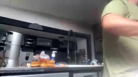 hungmilfstud online show from October 29, 7:21 am