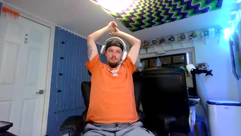 hungtxcock92 online show from April 19, 8:11 pm